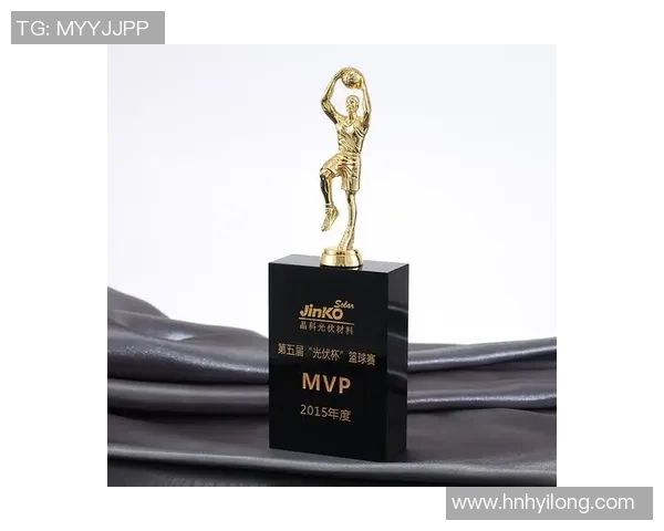 足球传奇闪耀水晶纪念品 荣耀与激情的完美呈现